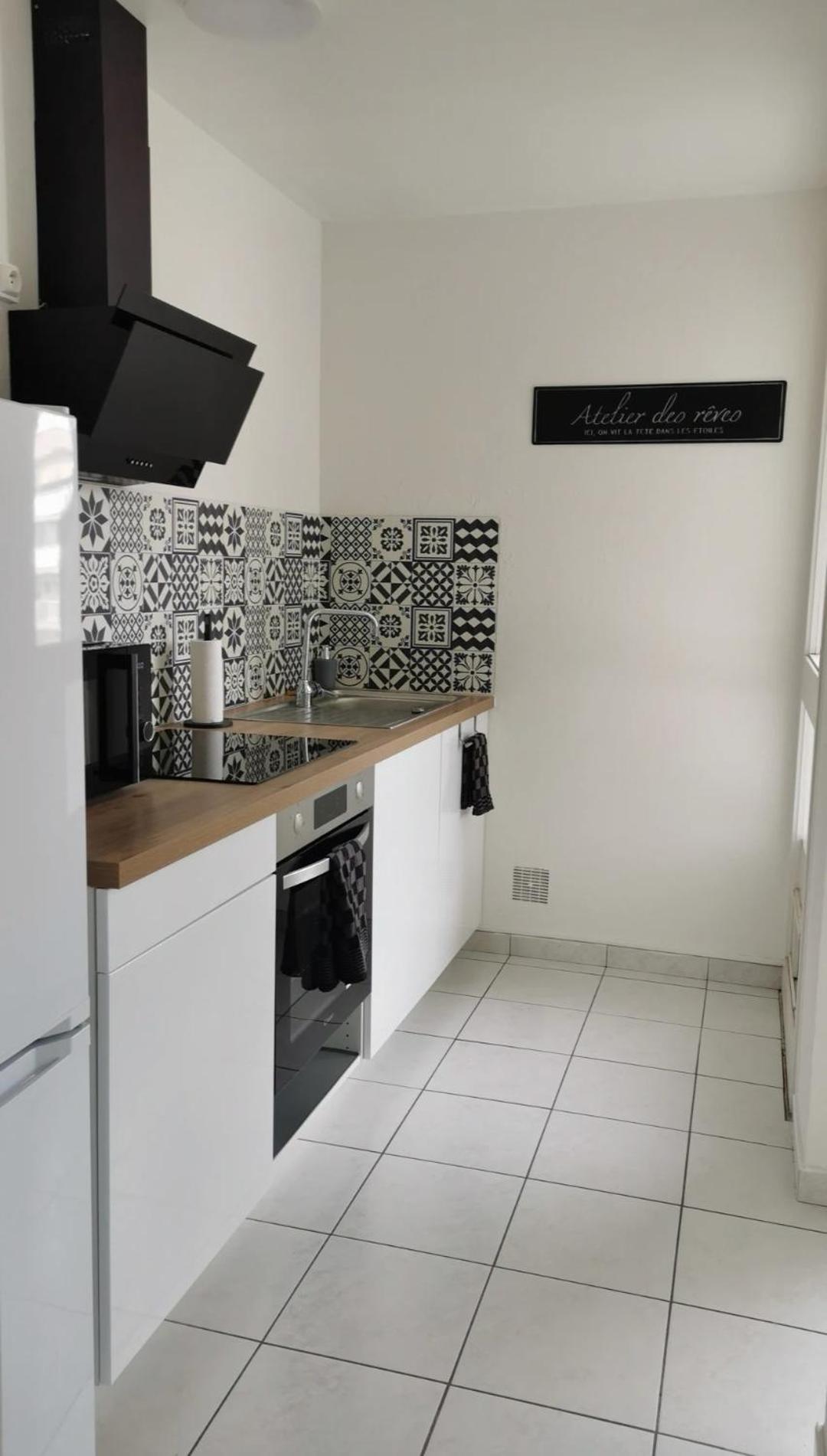 Appartement Refait A Neuf, Climatise Avec Vue Et Montagne, Avec Place De Parking Privative